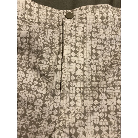 VRST Men's 5” Resort Short Print White/Silver Stamped Geo Size M NWT - Picture 8 of 14